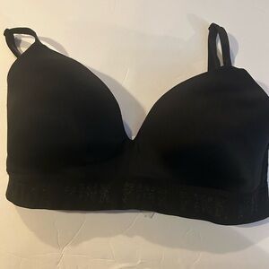 PINK Victoria's Secret  Black wireless bra - size 36 D